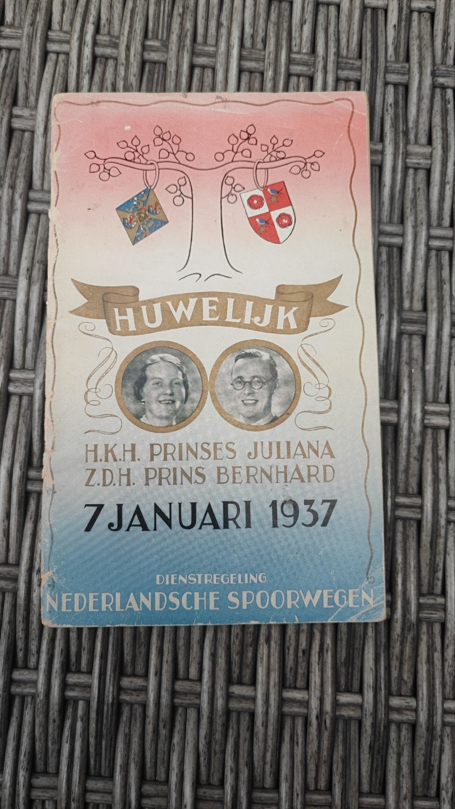 Huwelijk Juliana & Bernhard - NS Dienstregeling 1937, Ophalen of Verzenden, 20e eeuw of later, Gelezen, Nederlandse Spoorwegen