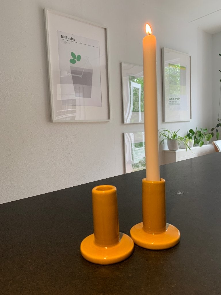 Dille en Kamille - twee mosterd gele kandelaars, Huis en Inrichting, Ophalen, Overige merken, Geel, Nieuw