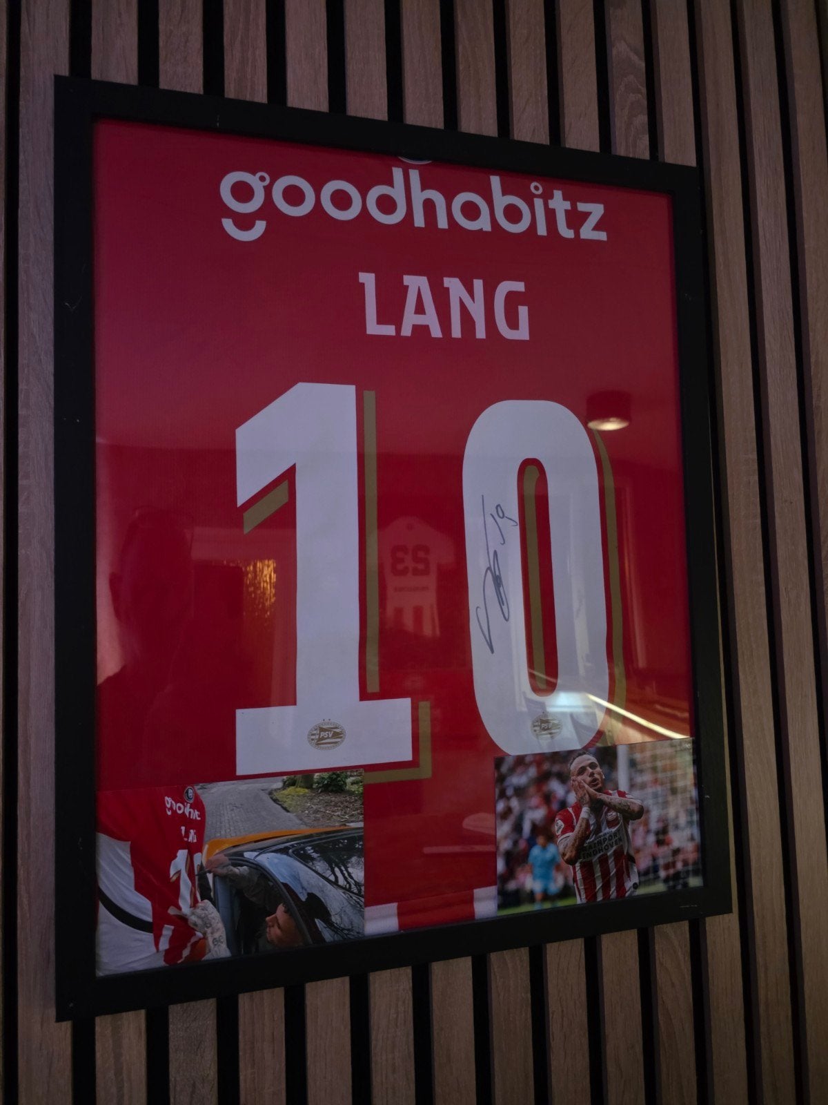 Gesigneerd PSV Noa Lang shirt ingelijst, Ophalen of Verzenden, Zo goed als nieuw, PSV, Shirt