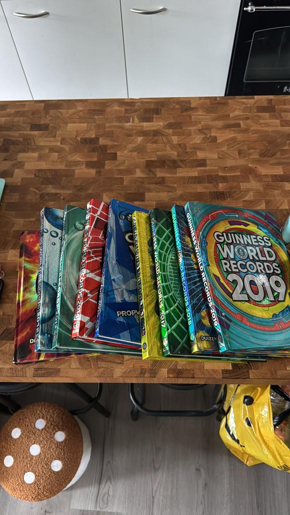 Guinness World Records Boeken Collectie 2011-2019 + Jubileum, Ophalen, Zo goed als nieuw