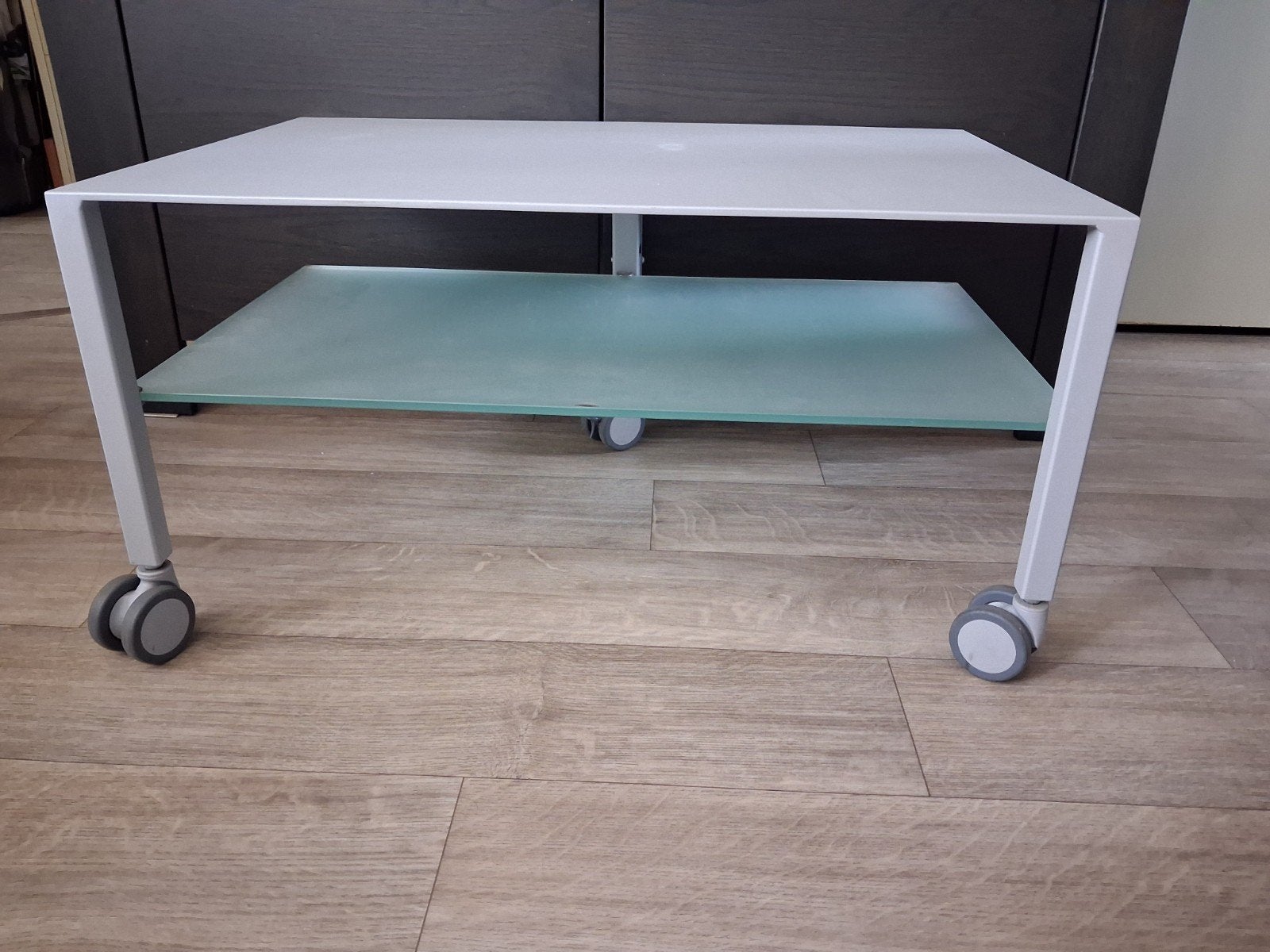 Moderne tv tafel met glazen plank,metalen tv blad., Ophalen, Gebruikt, 50 tot 100 cm, Glas