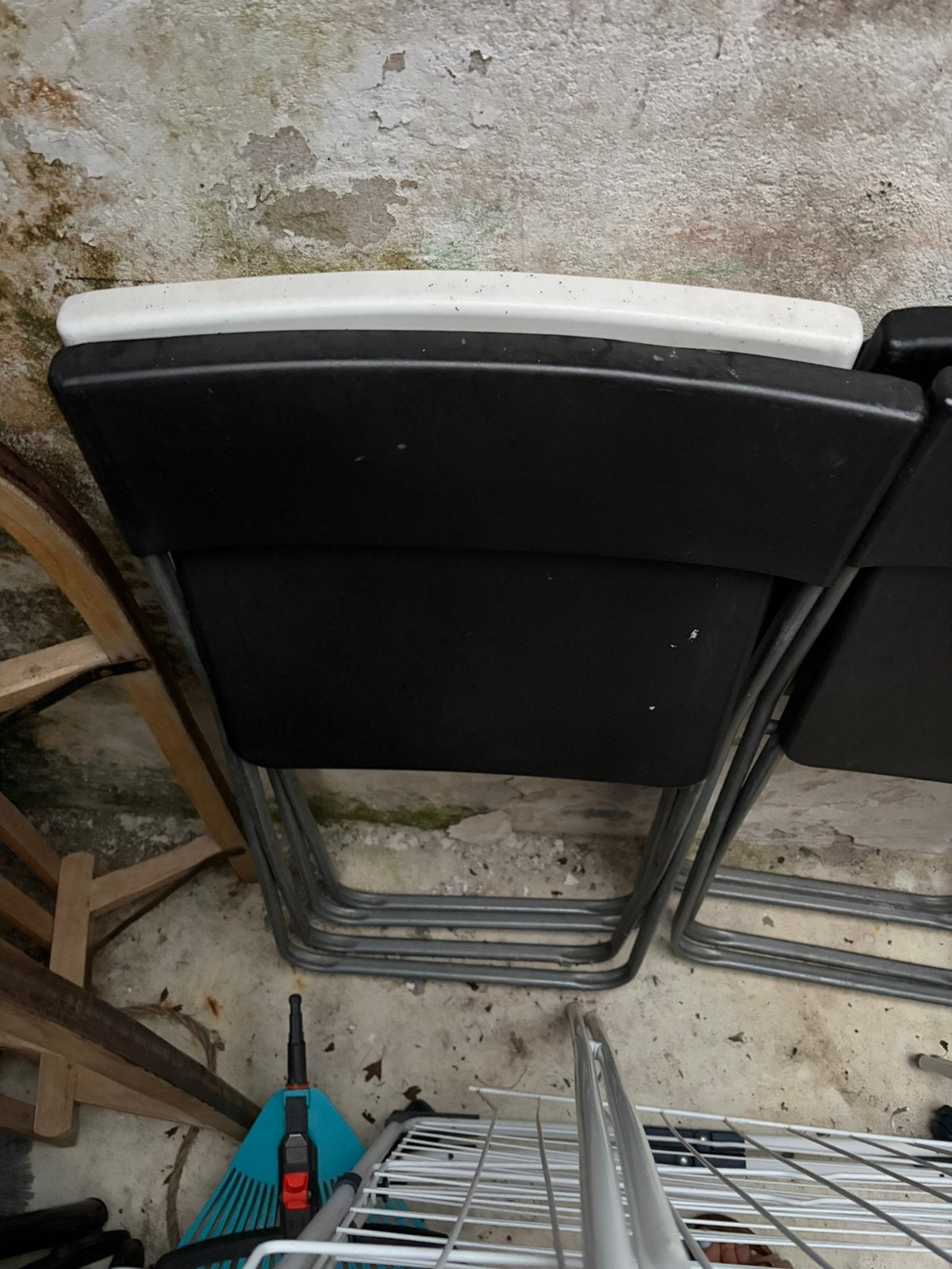Ikea klapstoelen, 1 wit + 1 zwart, Tuin en Terras, Ophalen, Gebruikt, Kunststof