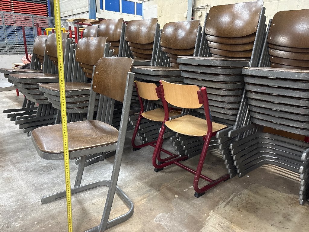 Stoelen - Kinder schoolstoelen, Ophalen, Gebruikt, Bruin, Vijf, Zes of meer stoelen