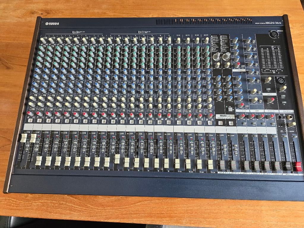 Yamaha mengpaneel MG24/14fx, Muziek en Instrumenten, Mengpanelen, Ophalen, Gebruikt, 20 kanalen of meer