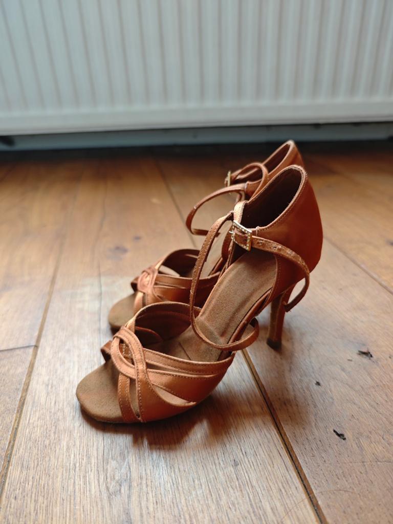 Salsa/ Latin hakken, Sport en Fitness, Dansen, Ophalen of Verzenden, Gebruikt, Schoenen