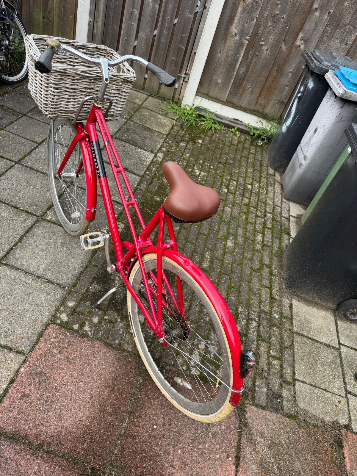 Mooie rode Veloretti fiets met mand, Fietsen en Brommers, Fietsen | Dames | Damesfietsen, Ophalen of Verzenden, Gebruikt, Overige merken