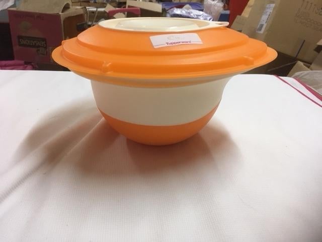 Tupperware Pro backing kom 1,5 liter meng- en mixerkom, Ophalen of Verzenden, Zo goed als nieuw, Oranje, Bak of Kom