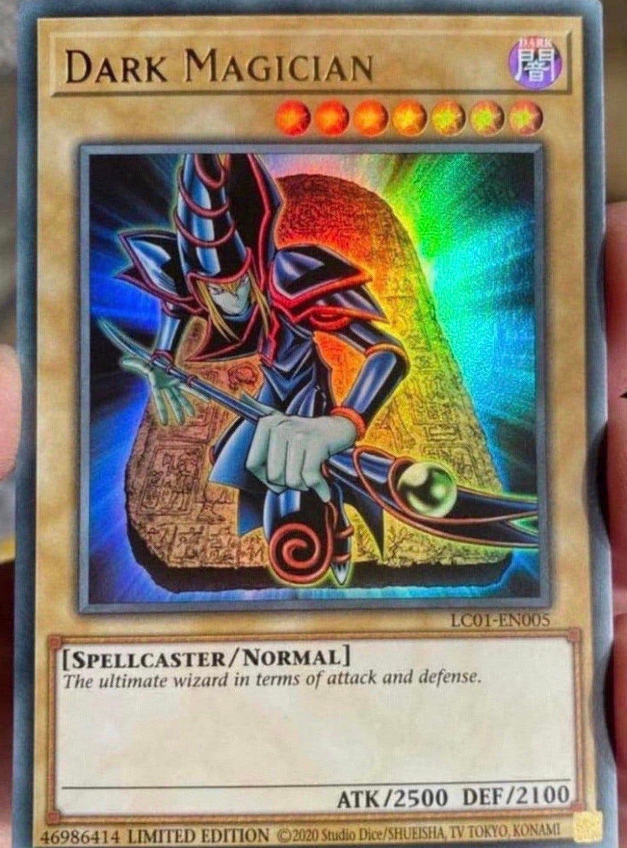 Yu-Gi-Oh! Dark Magician LC01 Legendary Collection !, Ophalen of Verzenden, Zo goed als nieuw, Losse kaart, Foil