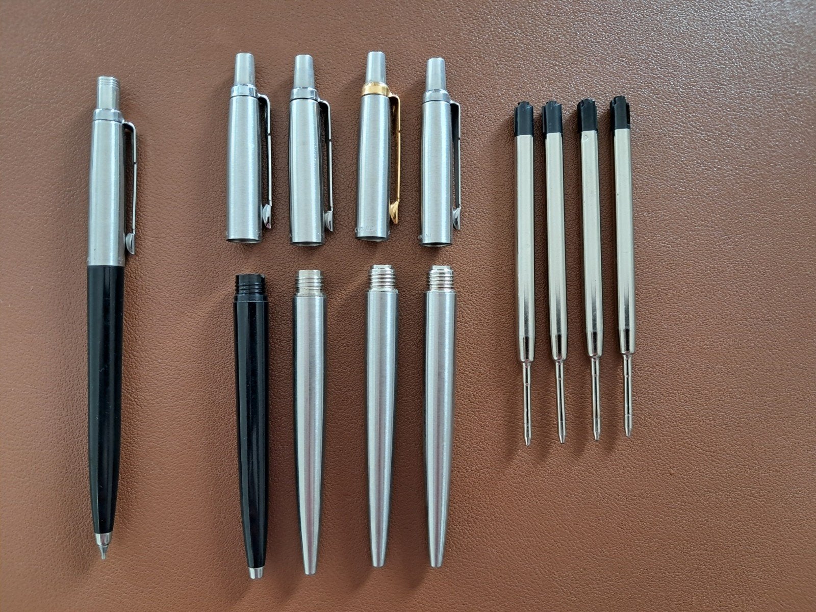 4 Parker pennen en 1 Parker vulpotlood - UK gemaakt, Ophalen of Verzenden, Zo goed als nieuw, Pennenset, Parker