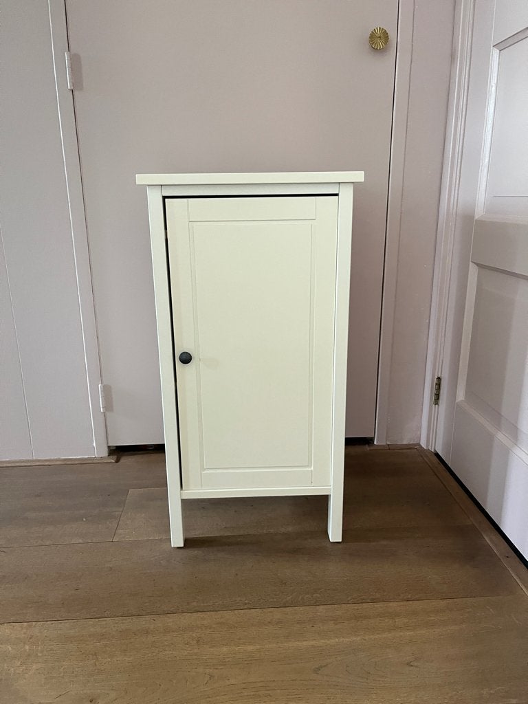IKEA HEMNES nachtkastje – wit, Huis en Inrichting, Ophalen, Minder dan 45 cm, 70 cm of meer, Glas