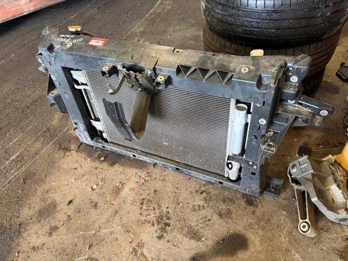 Frontpaneel van een Mitsubishi Colt, Gebruikt, -, -, Mitsubishi