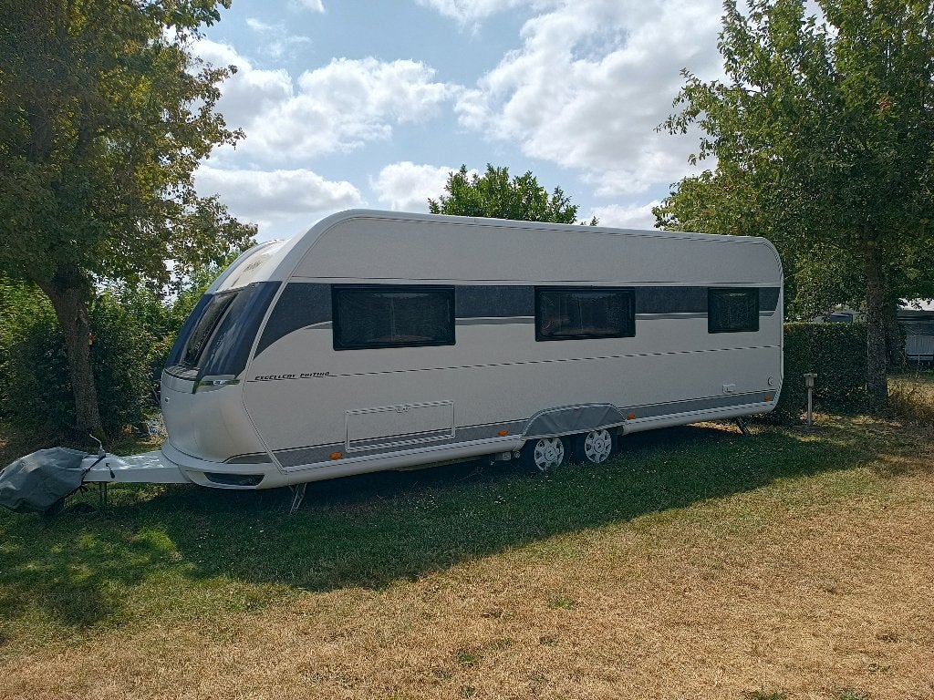 Hobby Excellent Edition 650 UMFE 2025 wintervast tent douche, Schokbreker, Hobby, 7 tot 8 meter, Particulier