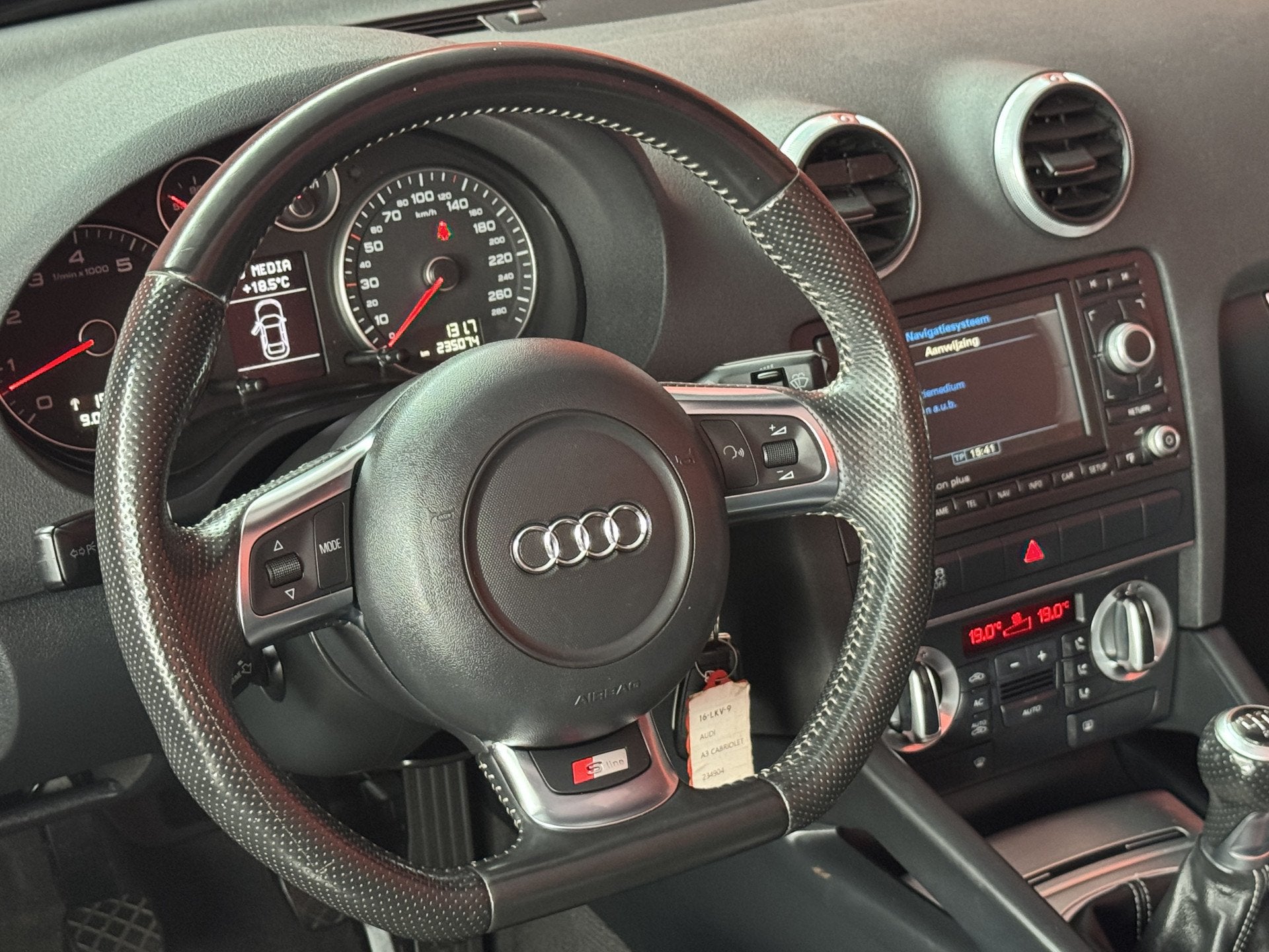 Audi A3 Cabriolet 1.2 TFSI S-edition | Zo Mee | Lees Tekst |, Voorwielaandrijving, Euro 5, Stof, Gebruikt