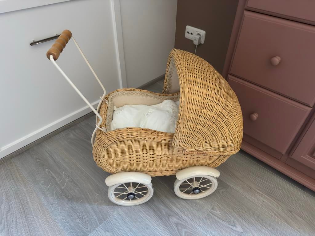 Vintage rotan poppenwagen, Ophalen