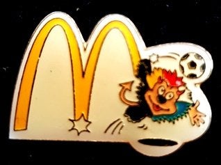Mc Donalds voetbal pin, Verzenden, Nieuw, Sport, Speldje of Pin
