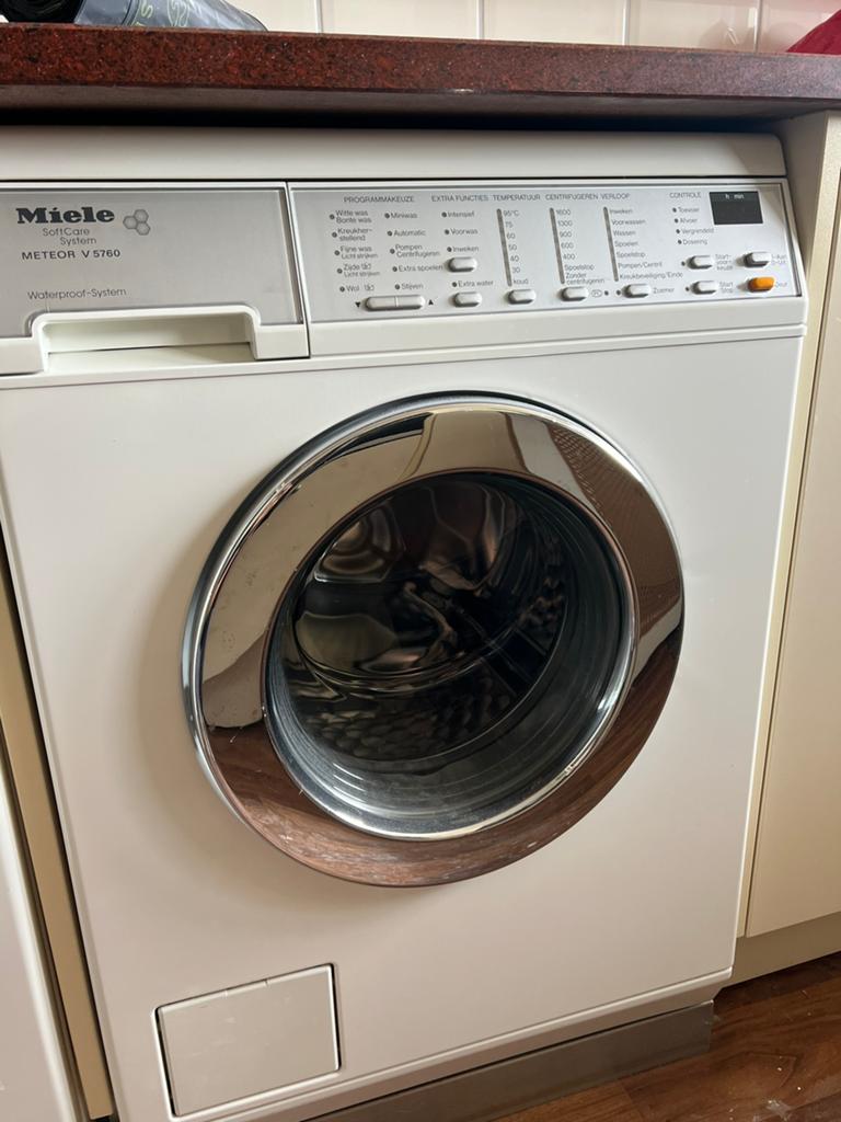 Miele wasmachine, Witgoed en Apparatuur, Wasmachines, Zo goed als nieuw, 85 tot 90 cm, 1200 tot 1600 toeren, Ophalen