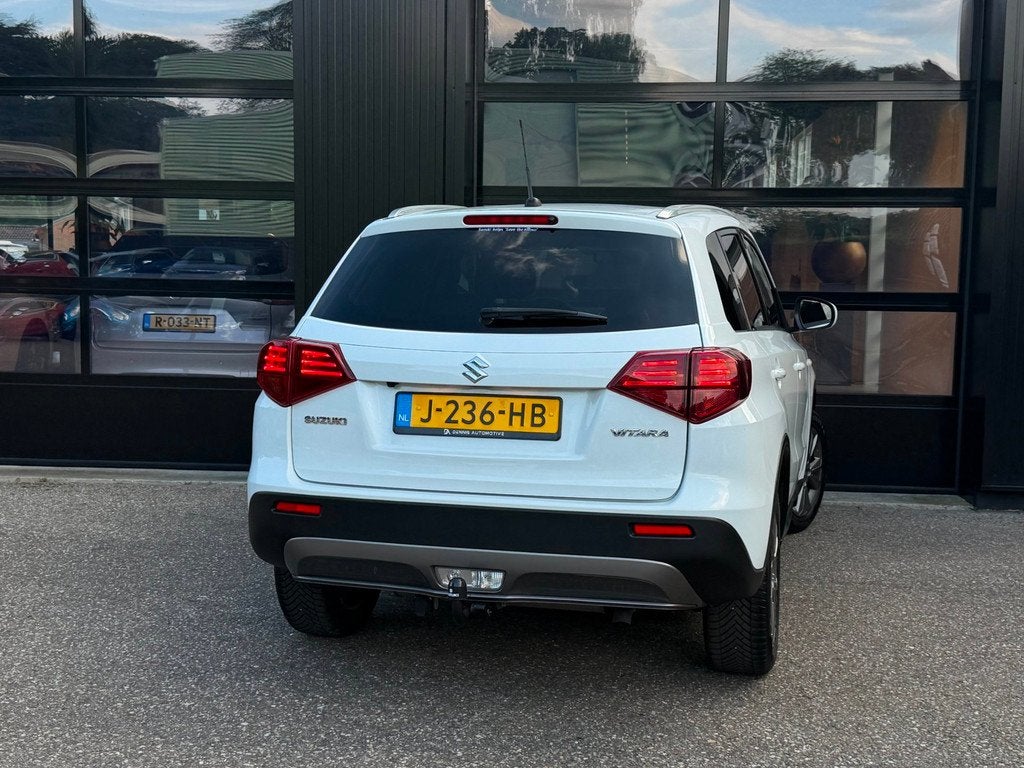 Suzuki Vitara 1.0 Boosterjet Led Navi Camera Trekh., Auto's, Suzuki, Voorwielaandrijving, Gebruikt, Euro 6, 400 kg