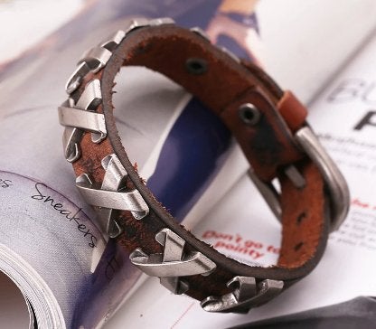 1 stoere lederen armband kruisjes rock/metal, Verzenden, Nieuw, Overige materialen