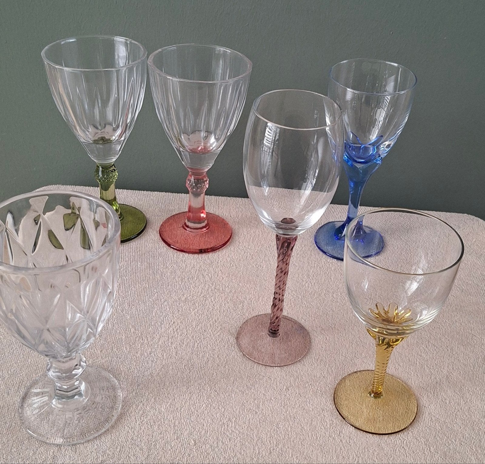 Diverse set van 18 vintage wijnglazen, Ophalen, Glas, Overige stijlen, Glas of Glazen