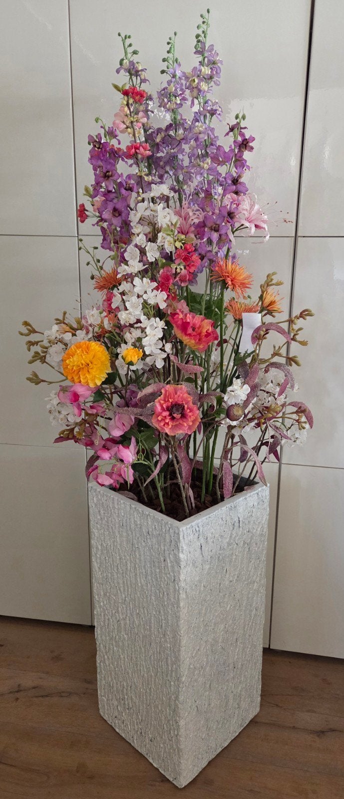 Groot en ZGN Silk-ka bloemstuk met mooie kunstbloemen, Ophalen, Binnen, Silk-ka, Rondom opgemaakt