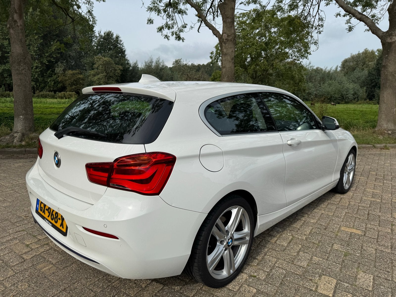 BMW 1-Serie 1.5 116EDE 3DR 2015 Wit, 1-Serie, Wit, Origineel Nederlands, Particulier