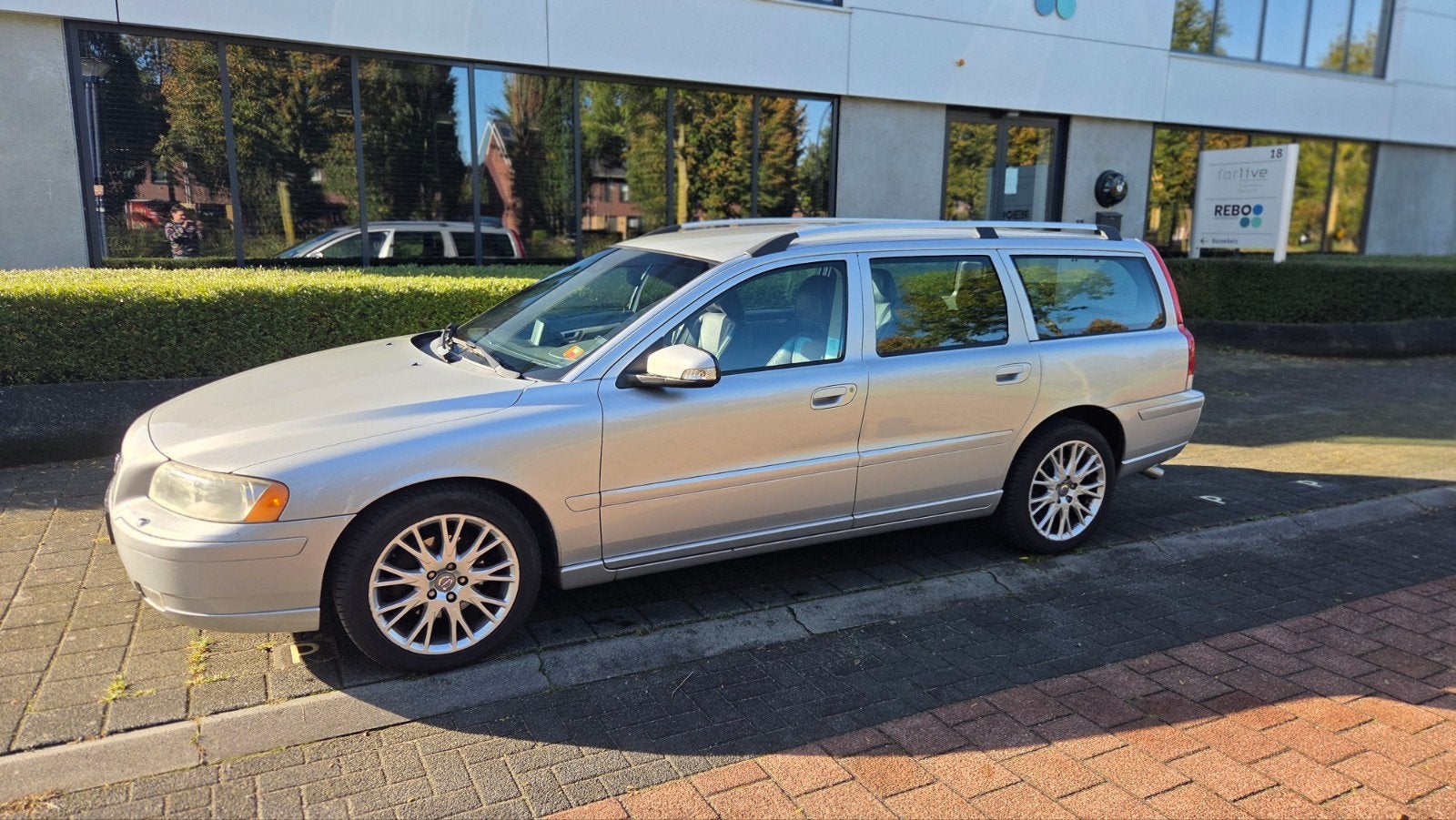 Volvo V70 2.4 140PK 2007 Zilver - LPG & Benzine, Auto's, Voorwielaandrijving, 1800 kg, Zwart, Stationwagon