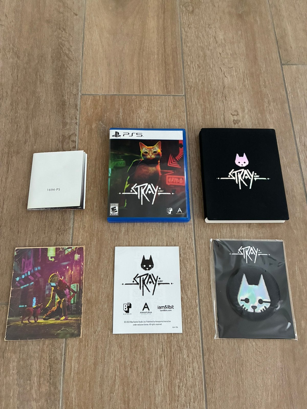 Stray Iambit Exclusive Edition, Ophalen of Verzenden, Zo goed als nieuw