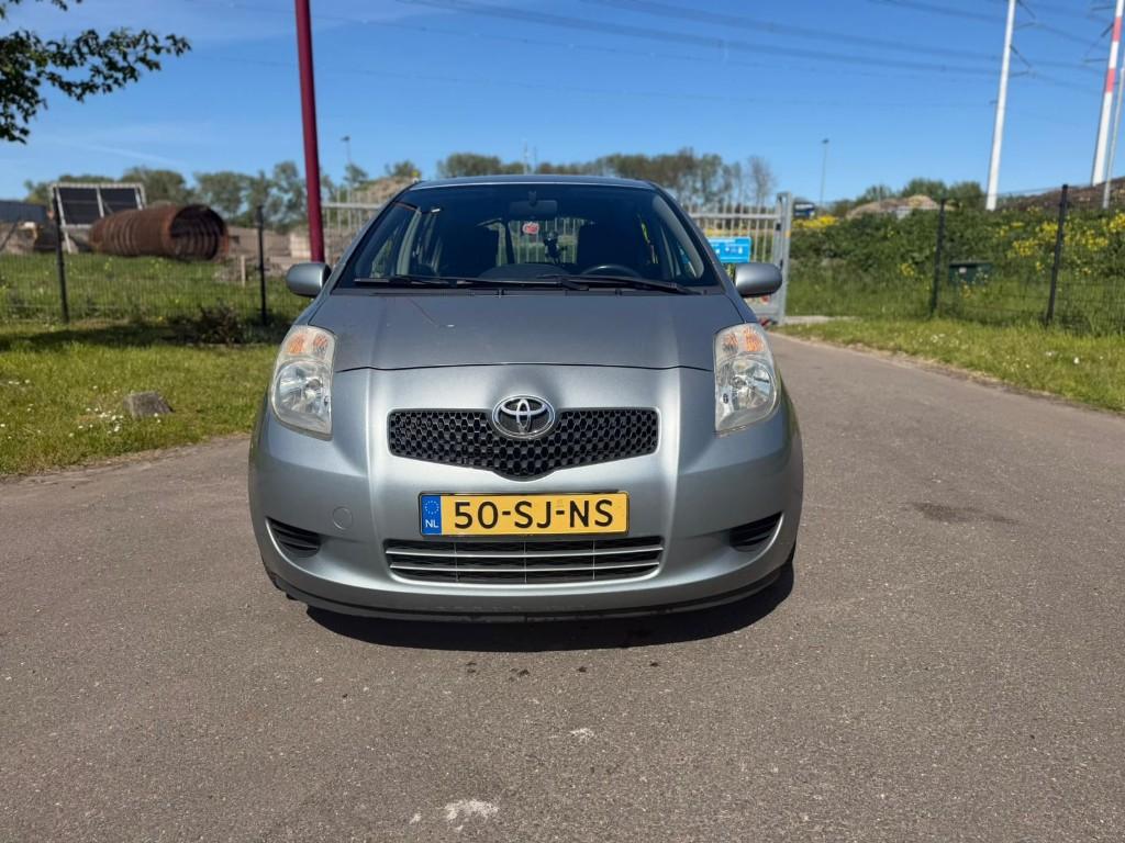 Toyota Yaris 1.3 16V Vvt-i 5DR 2006 Grijs, Voorwielaandrijving, 40 €/maand, Airbags, 4 cilinders