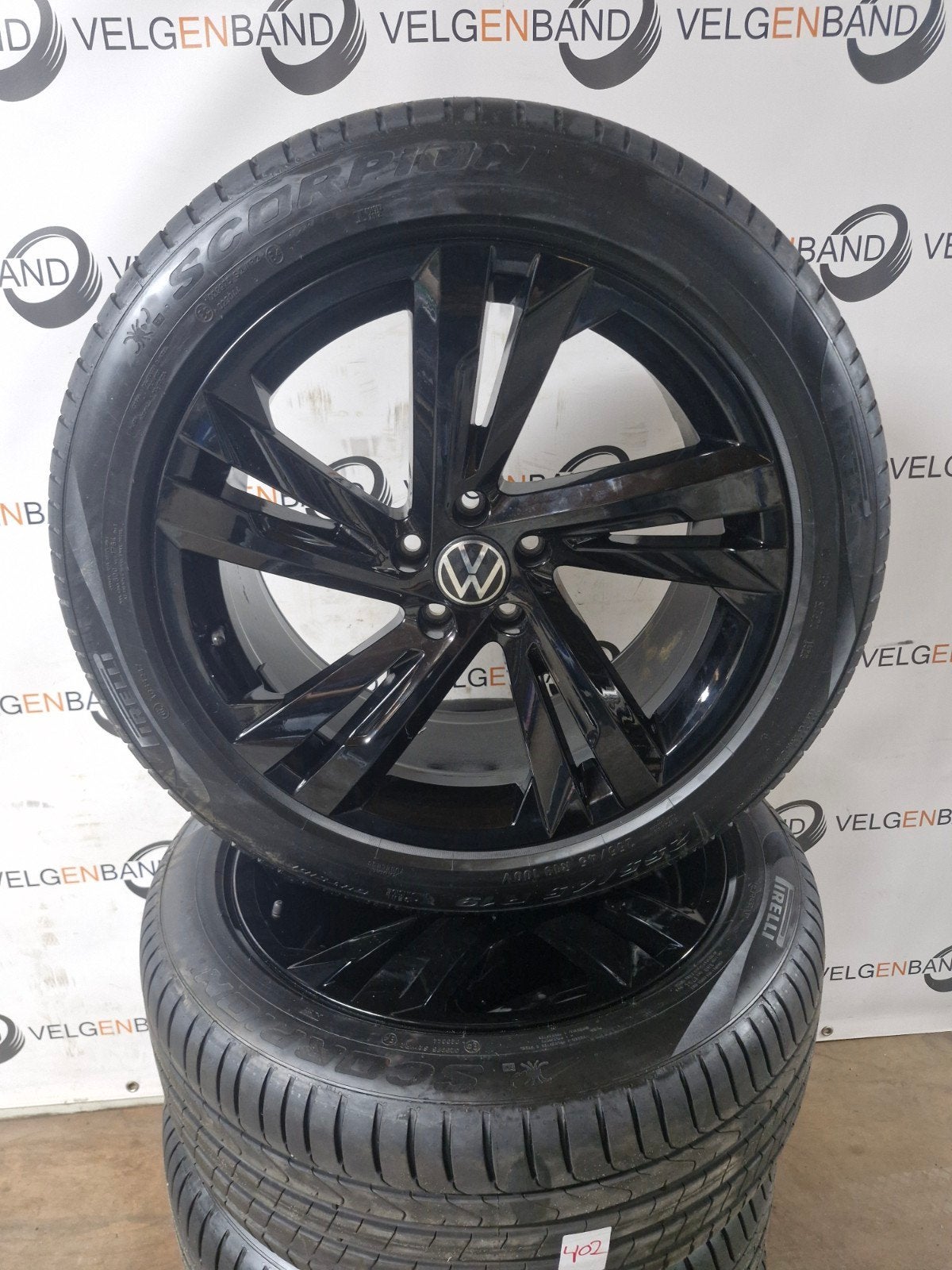 Zomerset VW Tiguan Tayron Valencia R line 255 45 19 zwart, Auto-onderdelen, 19 inch, Gebruikt, 255 mm, .
