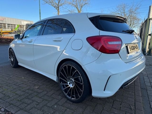 Mercedes-Benz A-Klasse 180 Ambition AMG Night Edition Airco/, Voorwielaandrijving, Gebruikt, 4 cilinders, Handgeschakeld