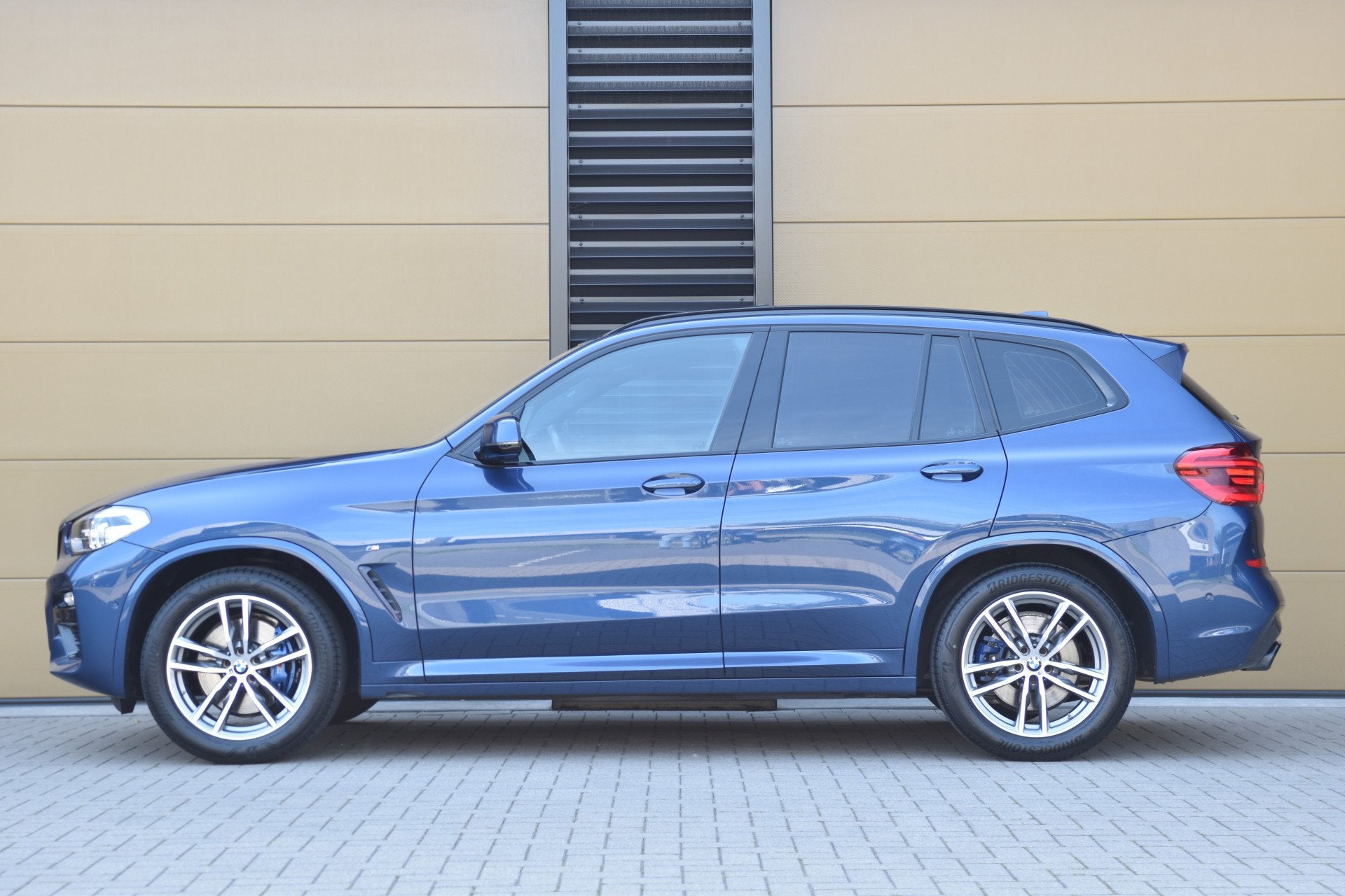 BMW X3 xDrive30i High Executive * M-Sport * 1e Eigenaar * Tr, Auto's, BMW, Automaat, 1998 cc, Gebruikt, 4 cilinders
