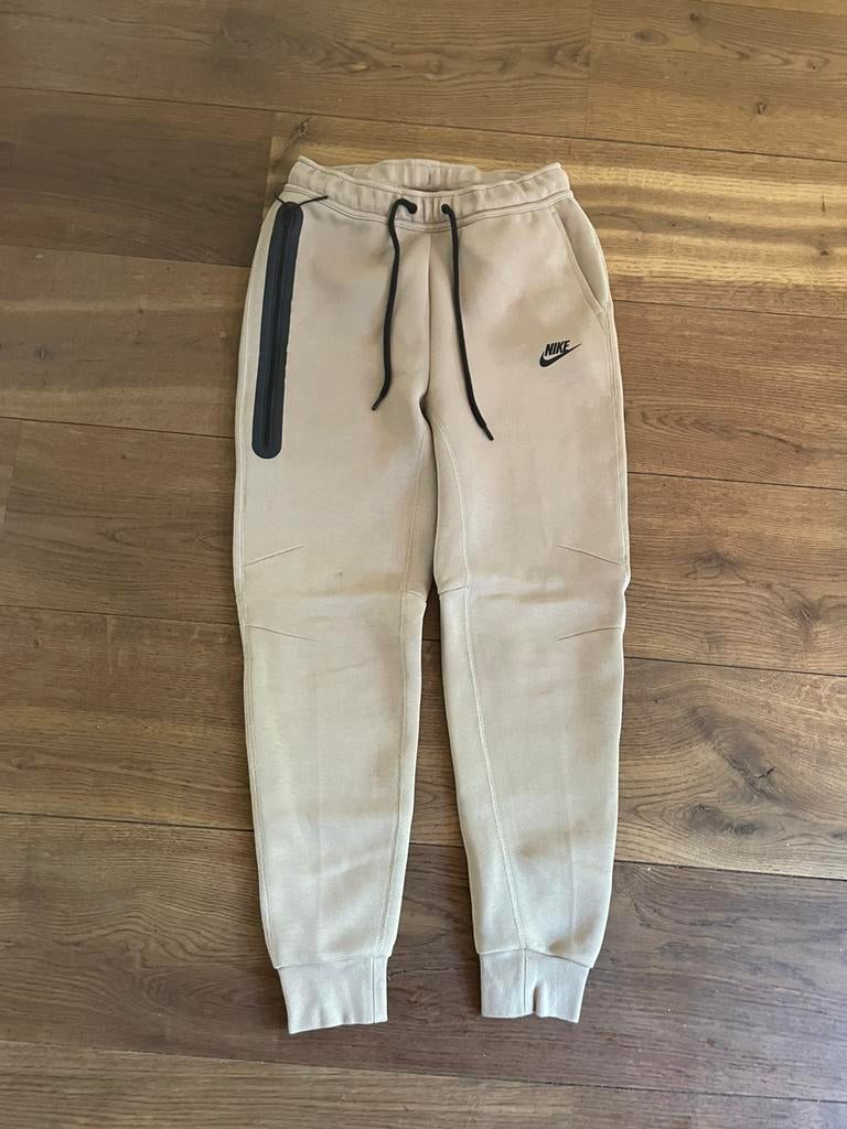 Nike tech broek, Kleding | Dames, Beige, Ophalen of Verzenden, Zo goed als nieuw, Maat 36 (S)