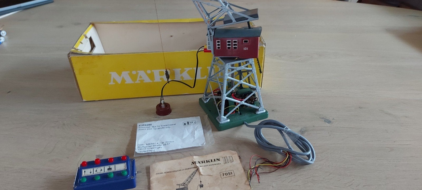 Märklin elektrische bedienbare kraan artnr 7051 in ovp, Wisselstroom, Wagon, Ophalen of Verzenden, Zo goed als nieuw