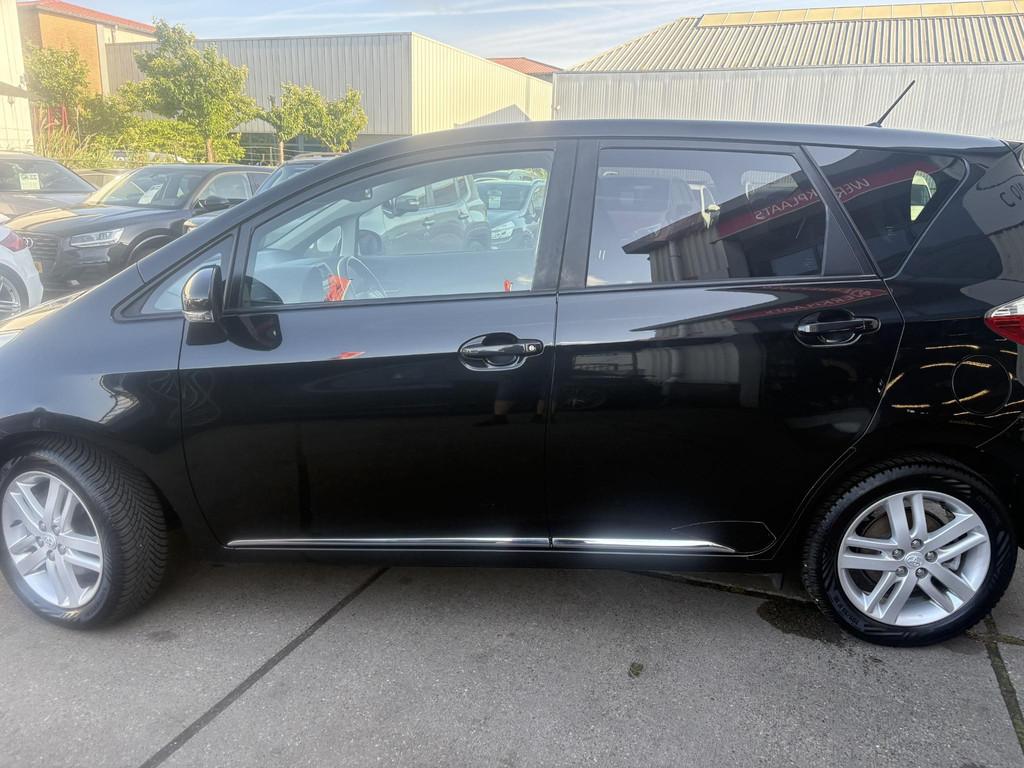 Toyota Verso-S 1.3 VVT-i Dynamic, Auto's, Voorwielaandrijving, Euro 5, Stof, Gebruikt