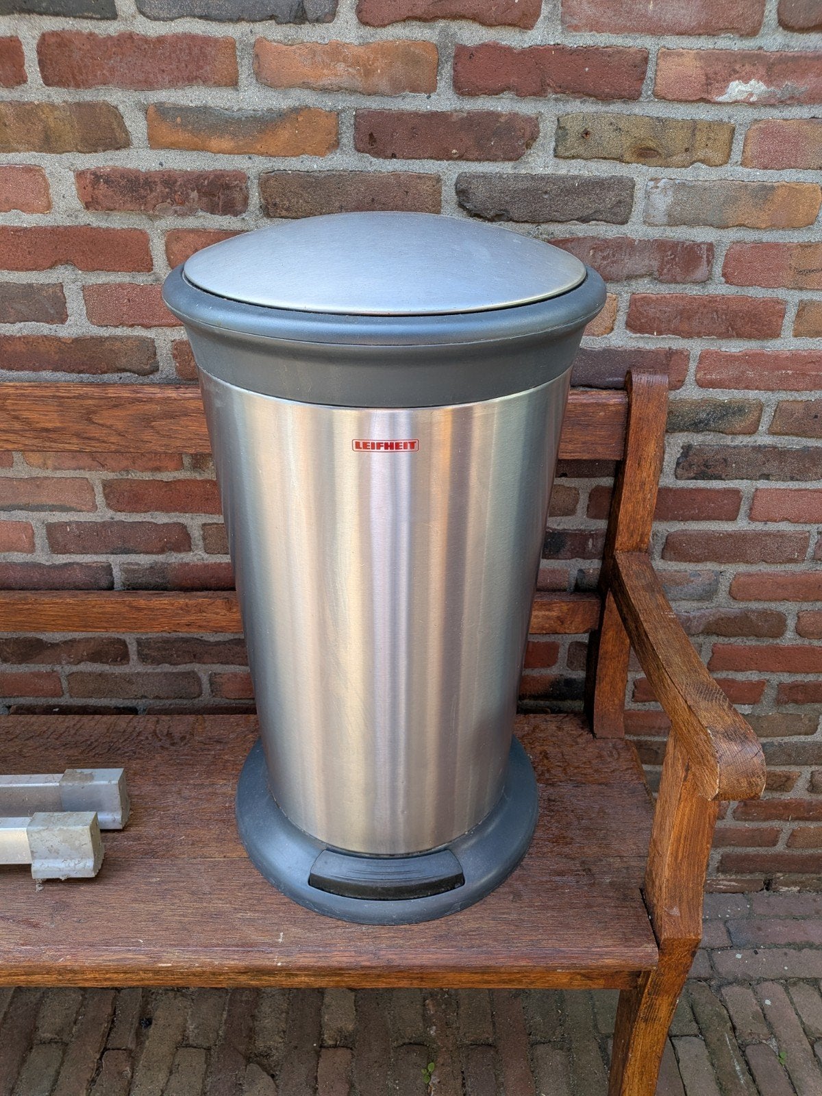 Leifheit "Tipper Bin" / "Kicker" pedaalemmer, 36 liter, Ophalen, Met pedaal, 40 liter of meer, Zo goed als nieuw