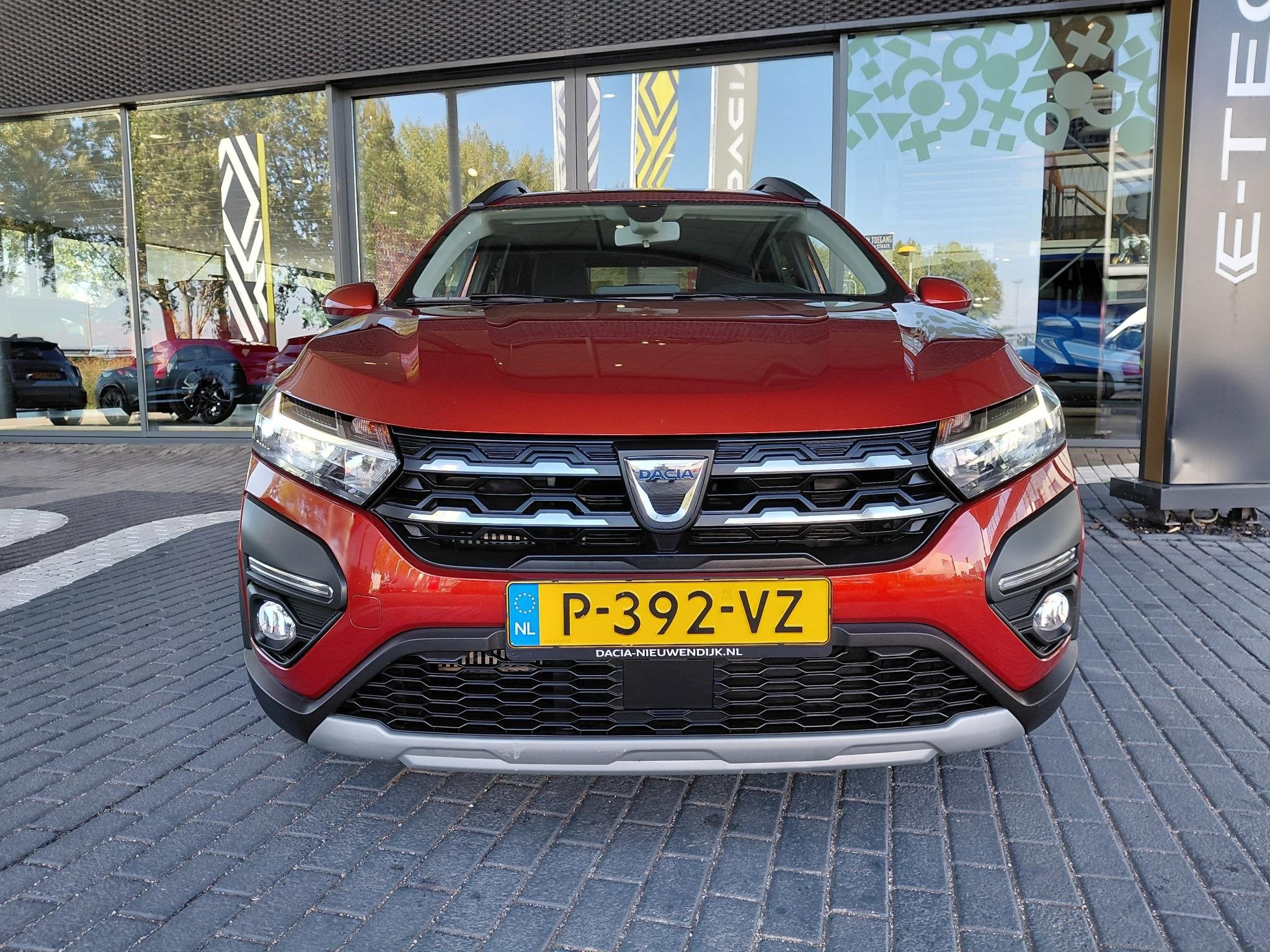Dacia Jogger 1.0 TCe Comfort 5p. | AIRCO | CRUISE | CARPLAY, Voorwielaandrijving, Stof, Bruin, Origineel Nederlands