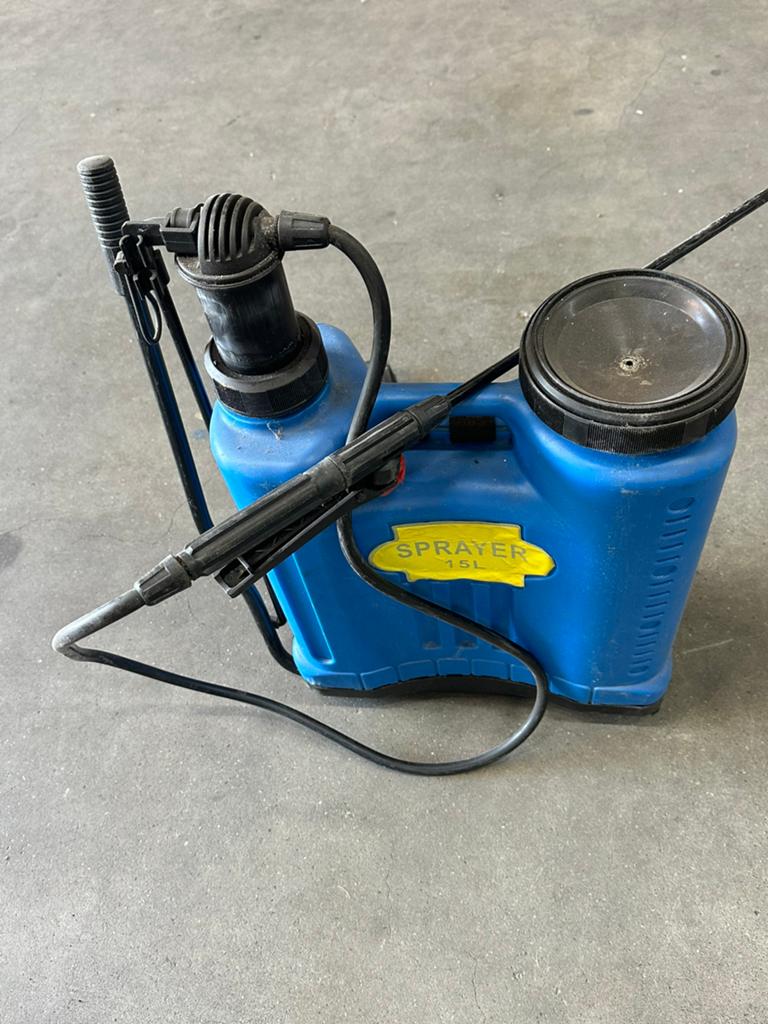 Rugspuit 15 liter  onkruid bestrijding drukspuit werkend !!, Ophalen of Verzenden, Onkruidbestrijding