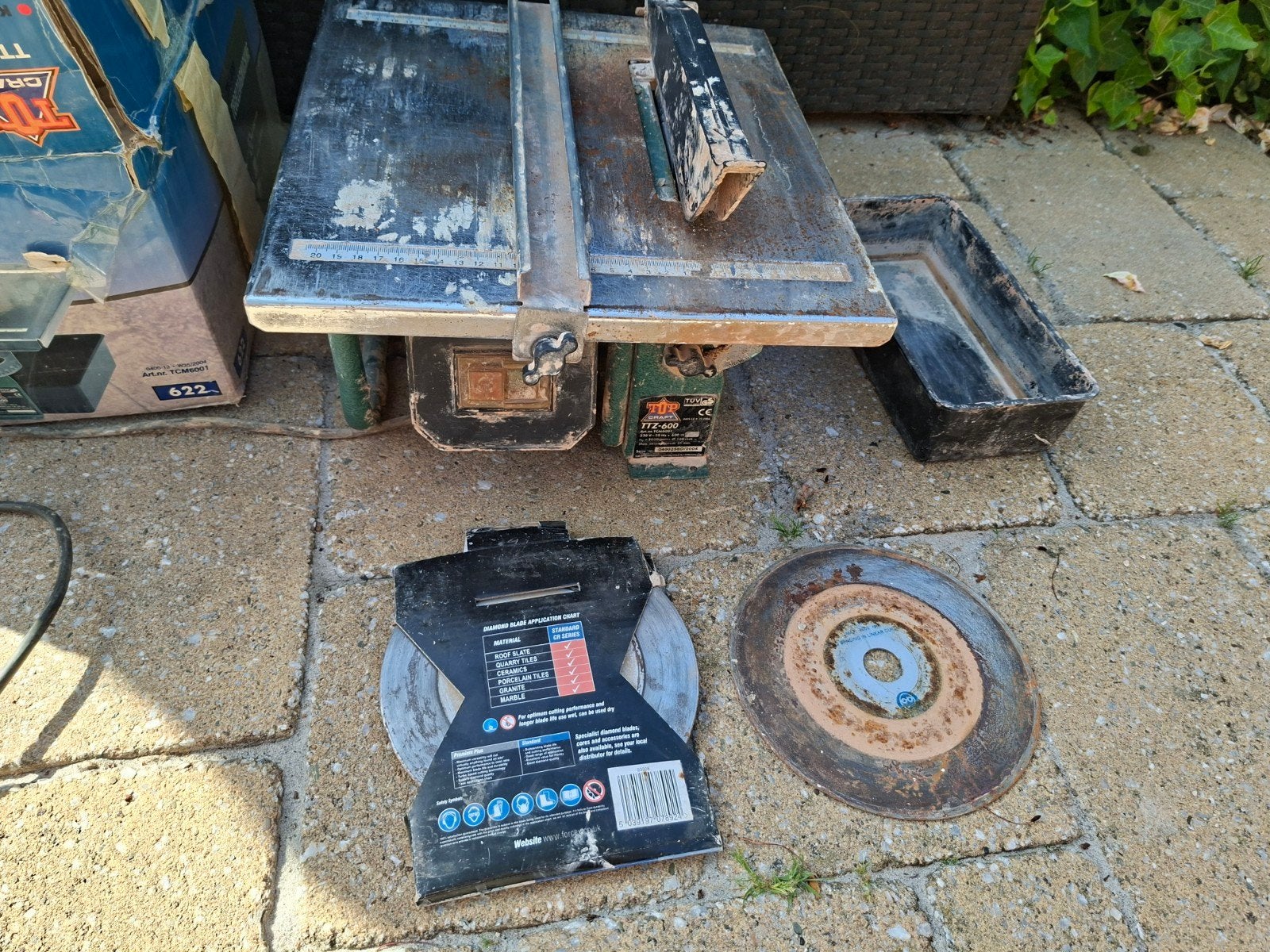 Tegelzaagmachine badkamer keuken tegels zaag voeg vloer, Ophalen of Verzenden, Gebruikt, Minder dan 700 watt, Haakse handslijpmachine