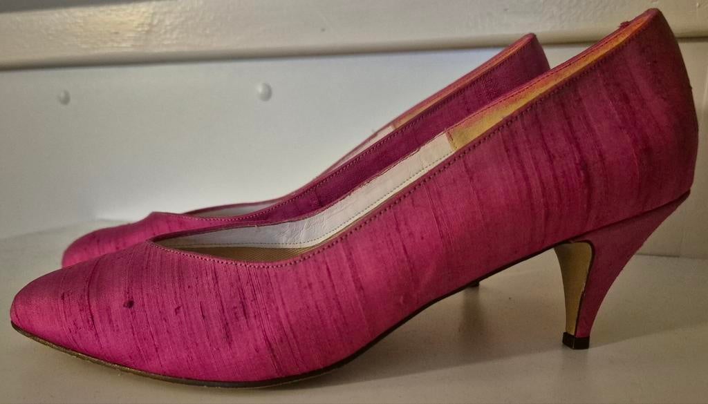 Fuchsia zijden pumps van Rainbow Club, maat 41, Kleding | Dames, Schoenen, Pumps, Ophalen of Verzenden, Roze, Rainbow Club