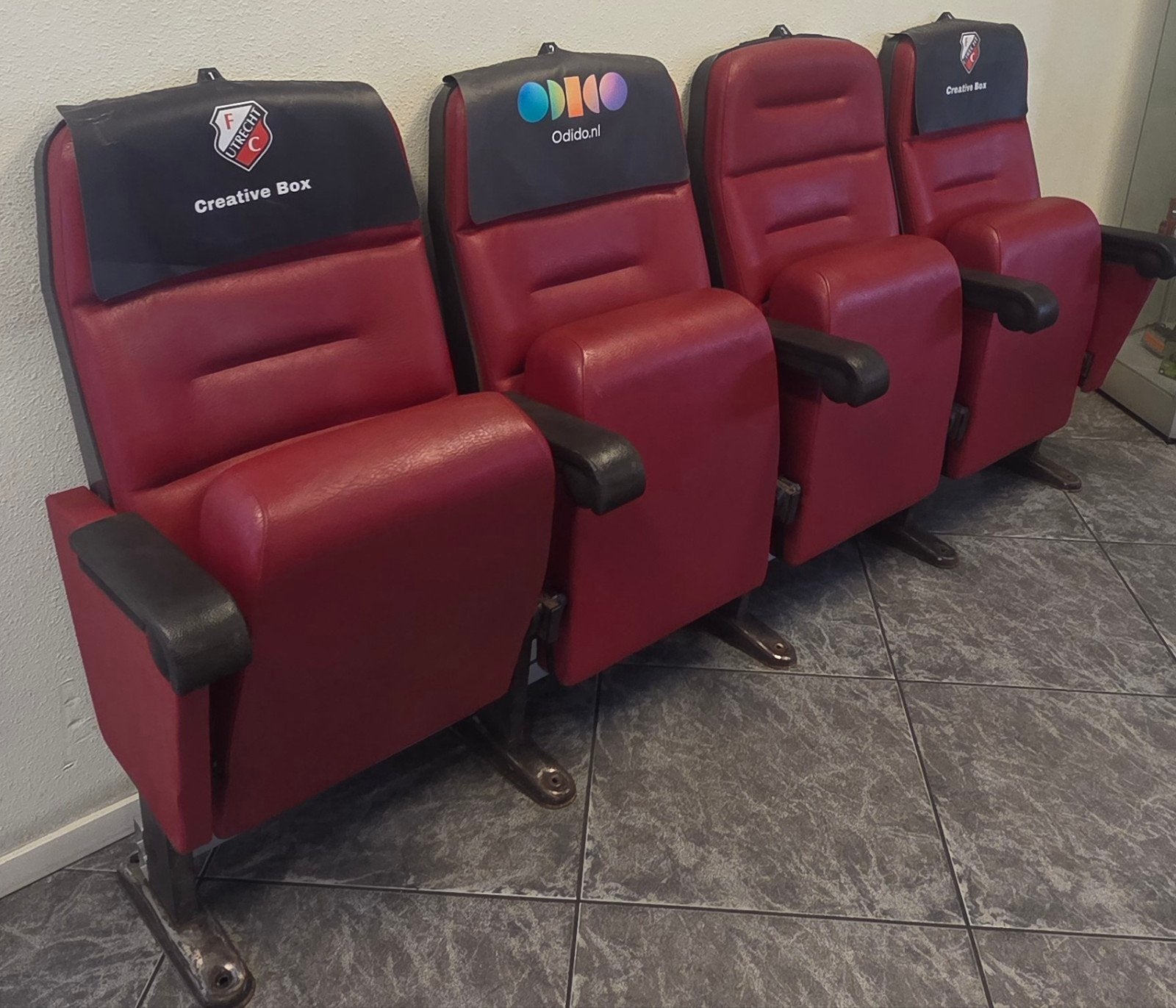Originele FC Utrecht Business Seats - Zeer Goede Staat, Ophalen, Zo goed als nieuw