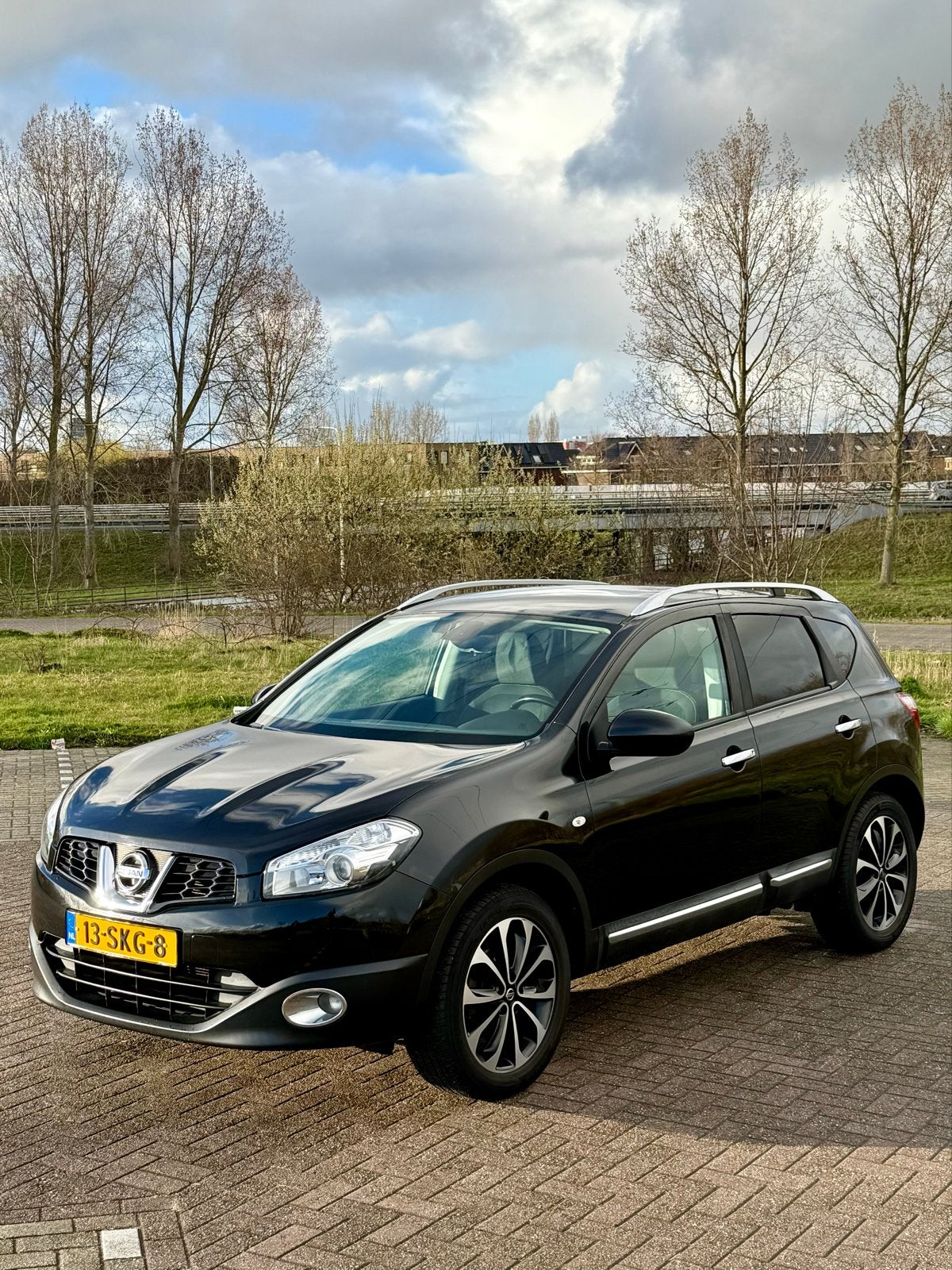 Nissan Qashqai 1.6 Conect Edition - PANO- TREKH.- APK 10-‘27, Voorwielaandrijving, 662 kg, Stof, 4 cilinders