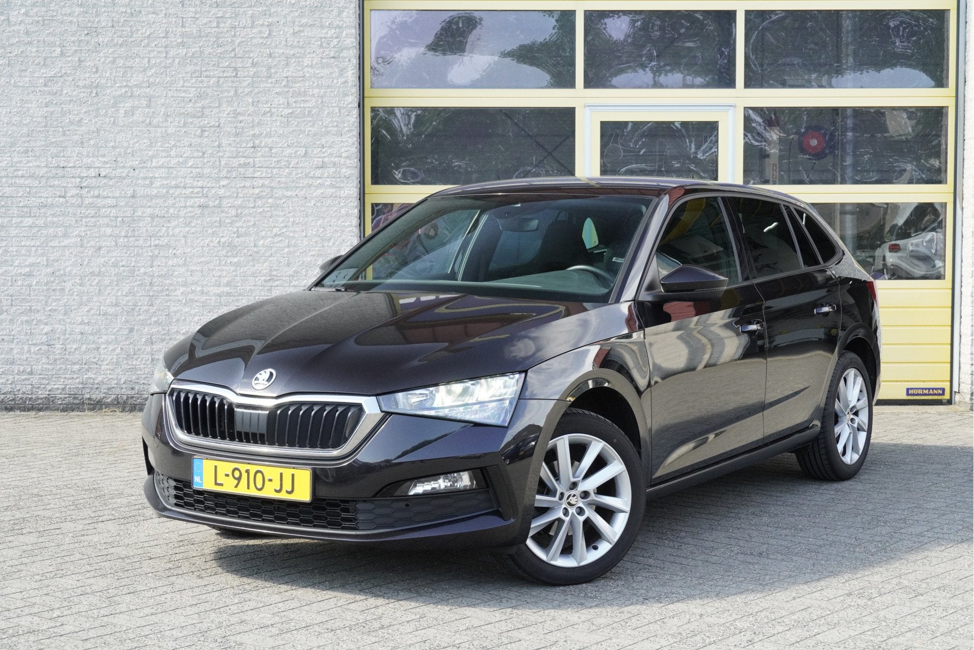 Skoda Scala 1.0 TSI 5drs Sport Business BJ2021 Lmv 17" | Led, Auto's, 610 kg, Origineel Nederlands, Handgeschakeld, 1123 kg