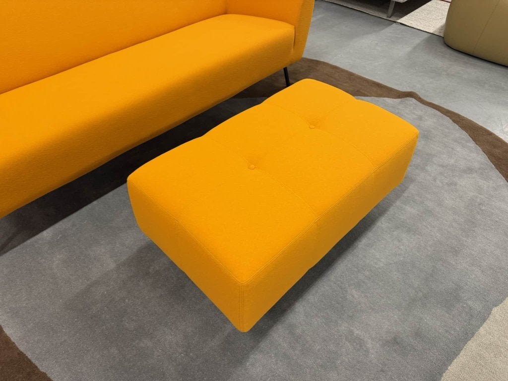 Nieuw Gelderland 6111 Voetenbank oranje Design Poef, 50 tot 75 cm, Nieuw, Industrieweg 15, Ophalen of Verzenden