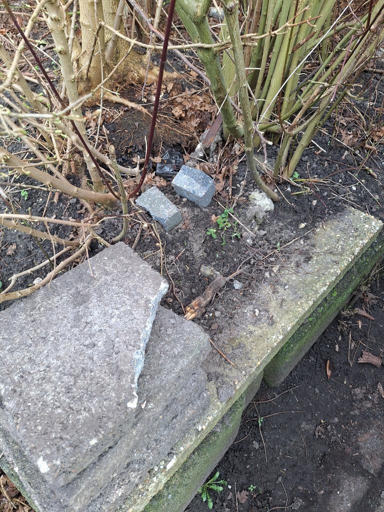 Gratis vierkante stoeptegels, Tuin en Terras, Tegels en Klinkers, Ophalen, Gebruikt, Minder dan 5 m², Beton