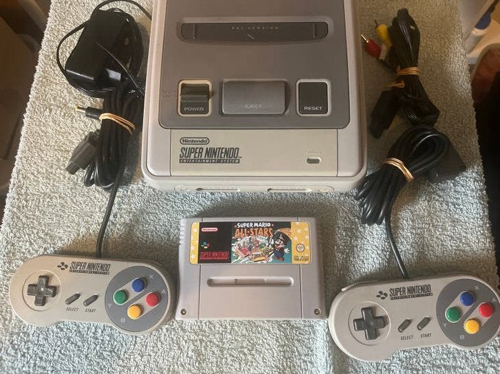 Super Nintendo SNES PAL met Super Mario All-Stars en 2 contr, Spelcomputers en Games, Ophalen of Verzenden, Gebruikt, Met 2 controllers
