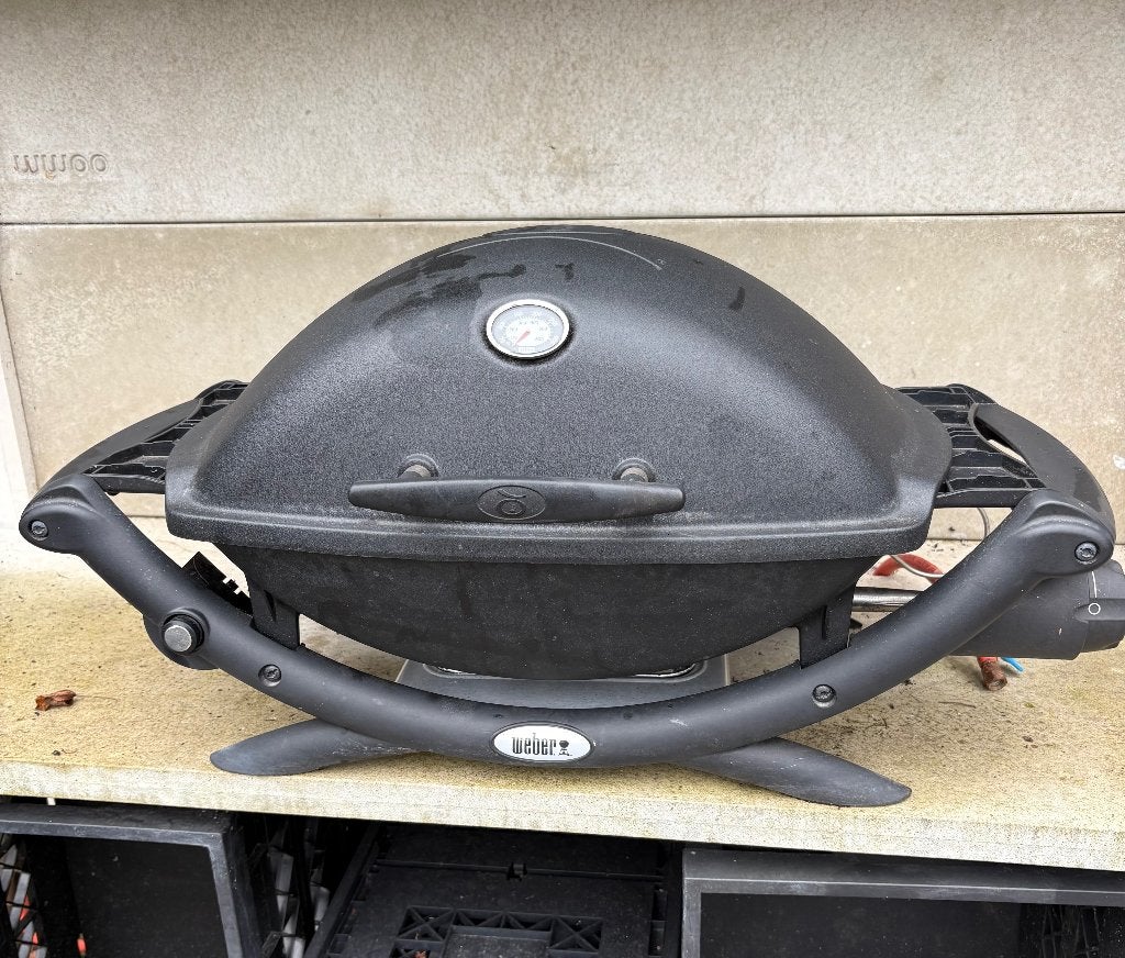 Weber Q2000 gasbarbecue met gasfles (halfvol), Ophalen, Zo goed als nieuw, Weber
