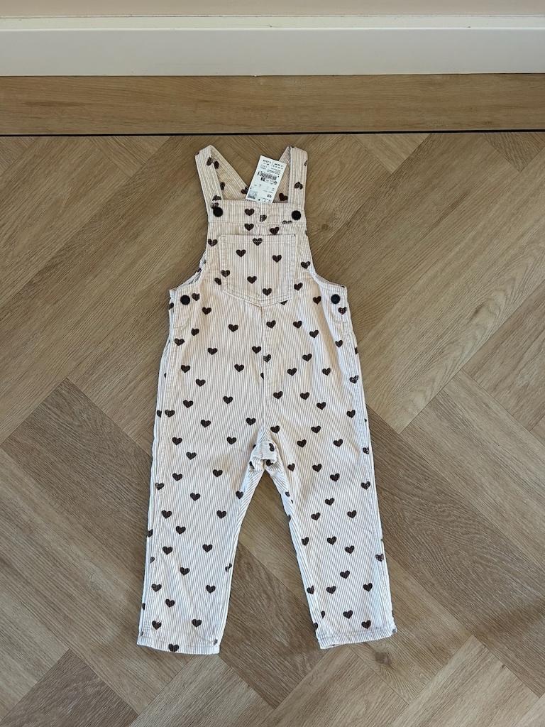 *NIEUW!* Fluwele rib tuinbroek met hartjes, Hema, mt 98, Broek, Meisje, Nieuw, Ophalen of Verzenden