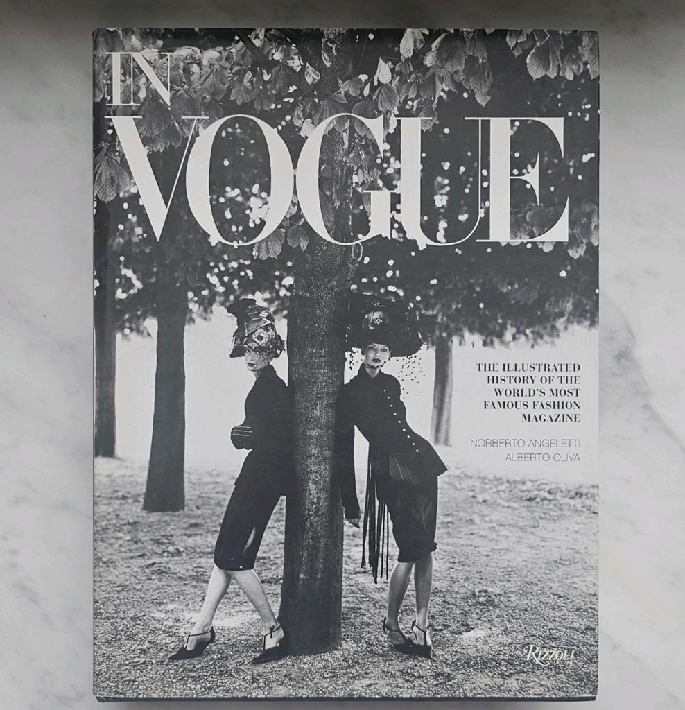 In Vogue Hardcover Coffeetable Book – Fashion / Design, Boeken, Mode, Ophalen of Verzenden, Mode algemeen