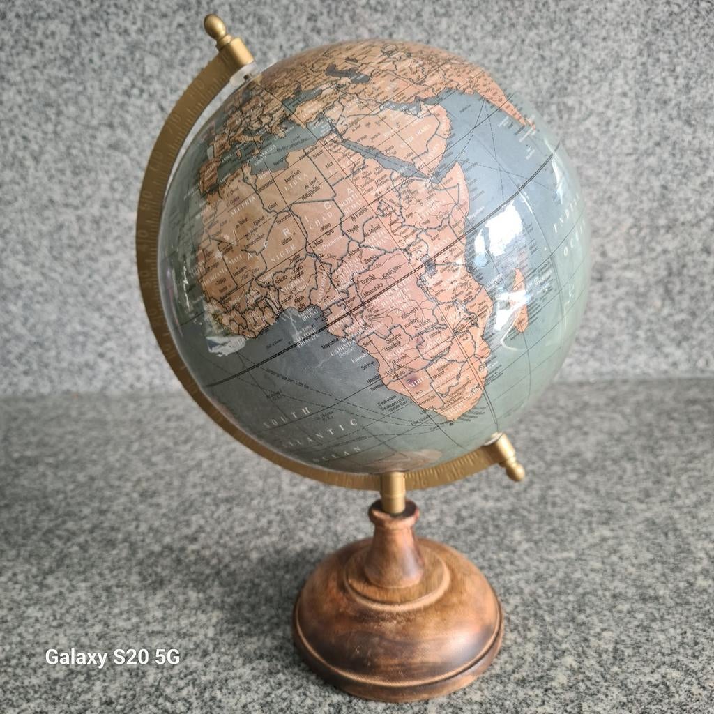 Globe in nieuwstaat met messing meridiaan, Ophalen of Verzenden, Zo goed als nieuw