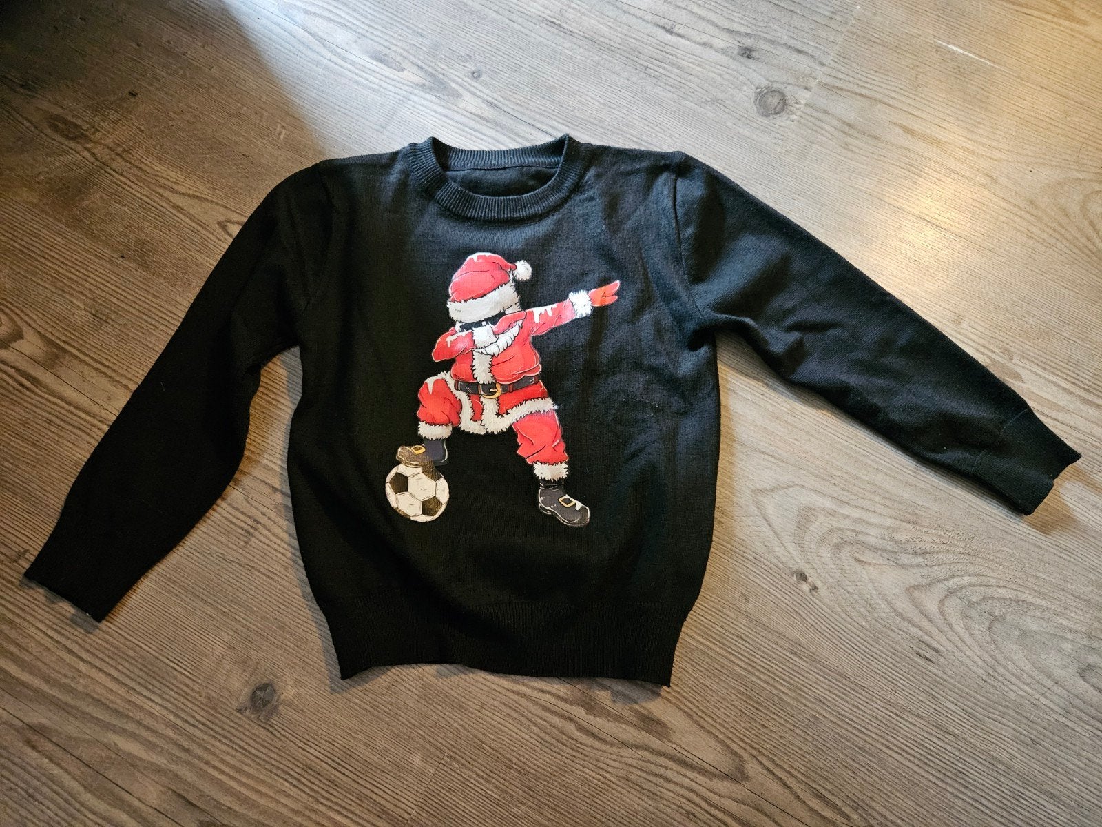 Leuke Kersttrui met voetbal Kerstman - Maat 122/128, Ophalen of Verzenden, Gebruikt, Jongen of Meisje, Trui of Vest